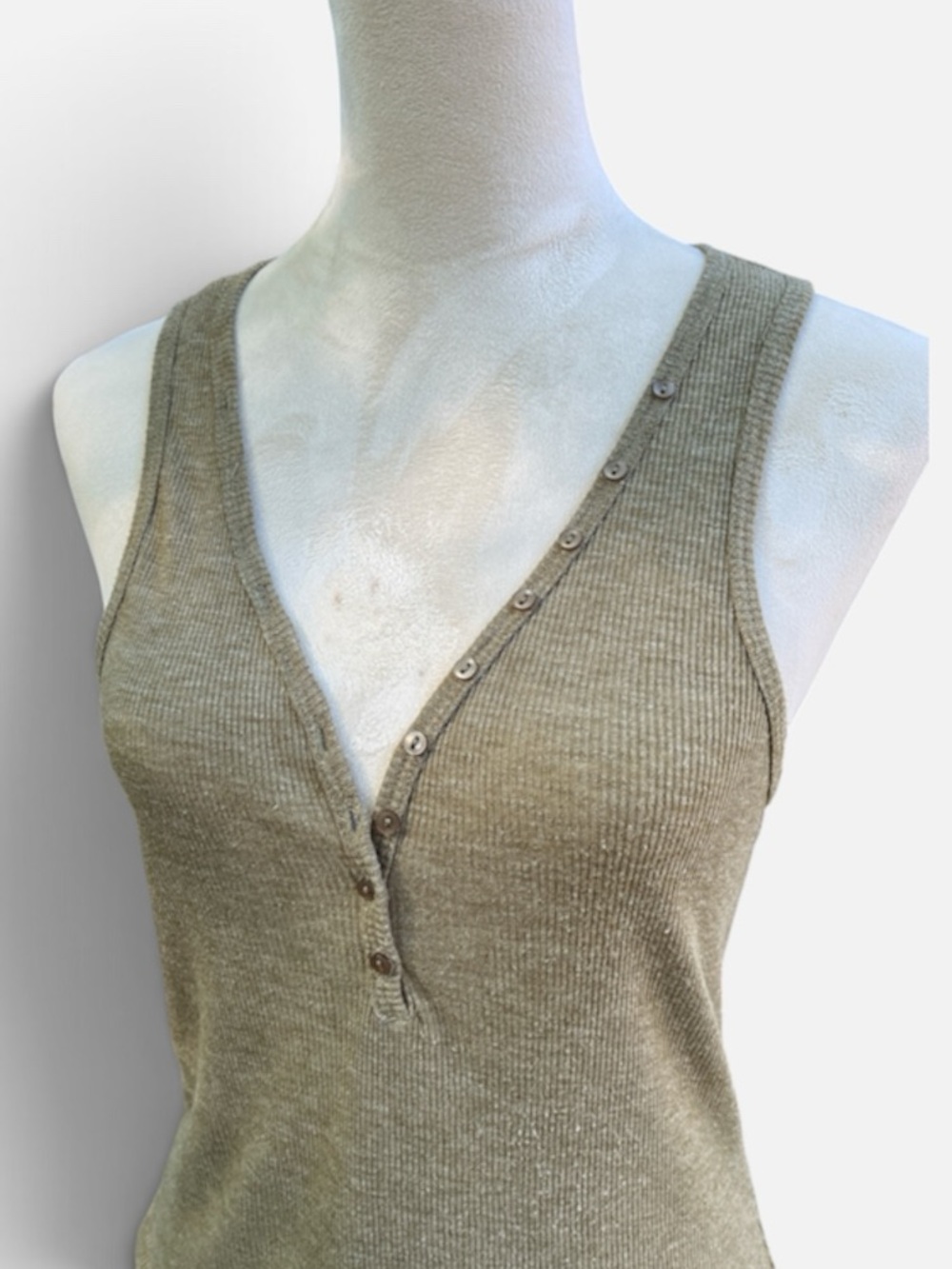 Others Follow Sleeveless Ribbed Henley Tank in Olive Green Sz Medium